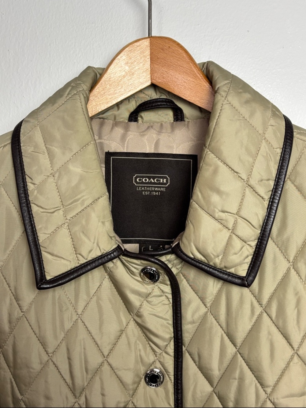 Coach Women's Large Classic Diamond Quilted Jacket Tan Snap Button Leather Trim - Picture 4 of 8